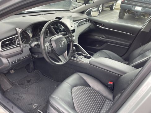 Used 2024 Toyota Camry SE FWD image 11
