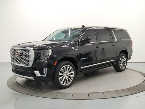 Used 2022 GMC Yukon XL Denali RWD image 3