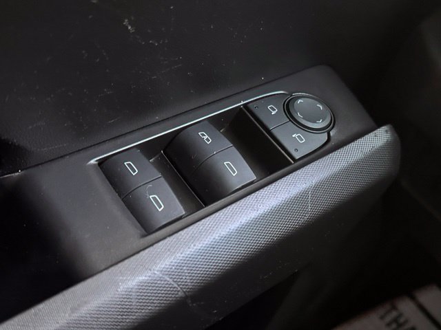 Used 2024 Chevrolet Colorado Trail Boss w/ Technology Package AWD/4WD image 17