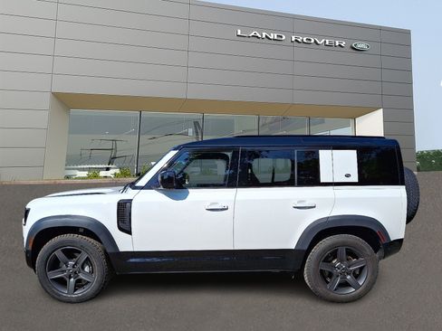 Used 2023 Land Rover Defender 110 X-Dynamic SE image 6