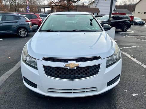 Used 2013 Chevrolet Cruze LS image 9