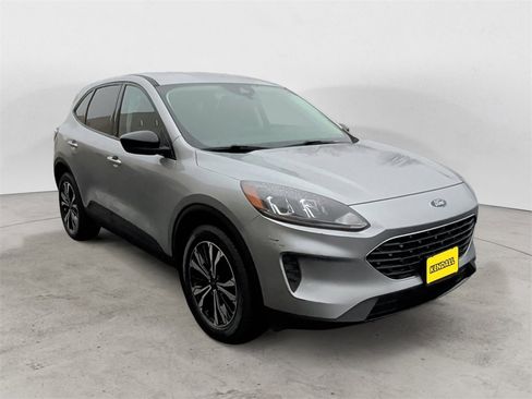 Used 2021 Ford Escape SE w/ SE Sport Appearance Package image 7