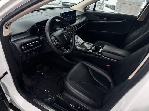 Certified 2022 Lincoln Nautilus AWD w/ Premium Package image 18