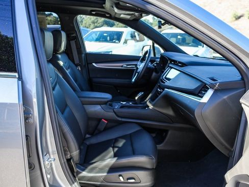 Used 2025 Cadillac XT6 Luxury image 19