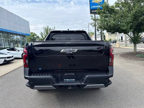 Used 2026 Chevrolet Silverado EV Trail Boss AWD/4WD image 7