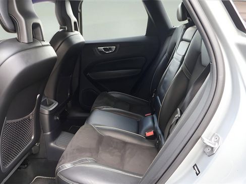 Used 2018 Volvo XC60 T8 R-Design w/ Vision Package image 13