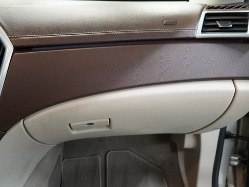 Used 2012 Cadillac SRX Luxury image 34