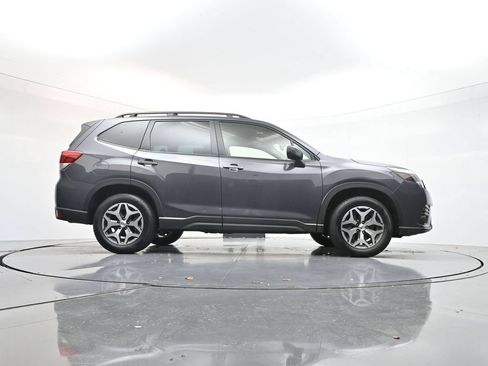 Used 2023 Subaru Forester Premium AWD/4WD image 43