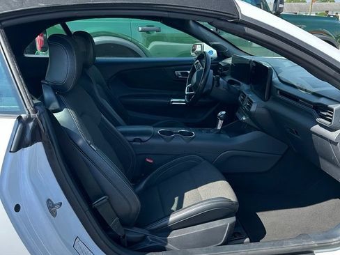 Used 2024 Ford Mustang Convertible RWD image 4
