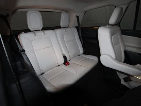 Used 2026 Lincoln Aviator AWD image 32
