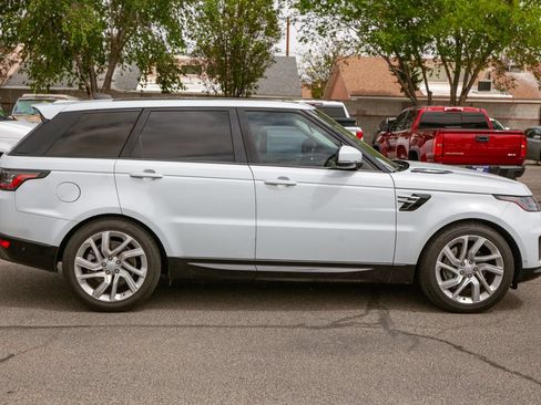 Used 2018 Land Rover Range Rover Sport HSE AWD/4WD image 4