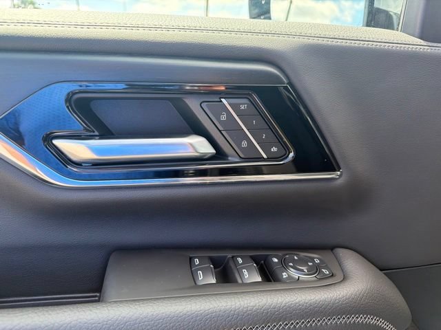 New 2026 GMC Yukon Denali w/ Denali Reserve Package AWD/4WD image 14