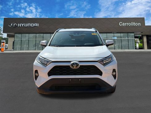 Used 2021 Toyota RAV4 XLE AWD/4WD image 2