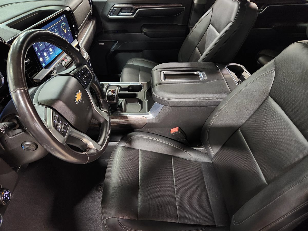 Used 2022 Chevrolet Silverado 1500 LTZ AWD/4WD image 31