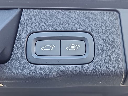 Used 2023 Volvo XC60 B5 Plus w/ Climate Package image 16