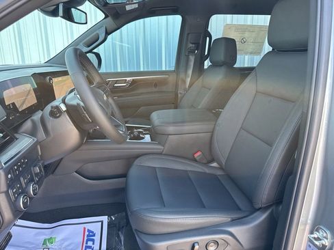 New 2026 Chevrolet Suburban LT w/ Comfort Package AWD/4WD image 12