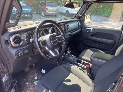 Used 2021 Jeep Wrangler Unlimited Sahara image 16