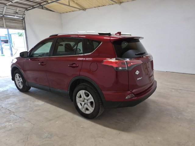 Used 2018 Toyota RAV4 LE FWD image 5