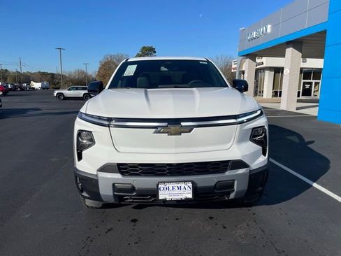 New 2025 Chevrolet Silverado EV LT image 3