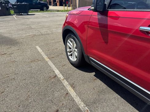 Used 2012 Ford Explorer XLT AWD/4WD image 11