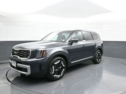 Used 2024 Kia Telluride S w/ S Sunroof Package