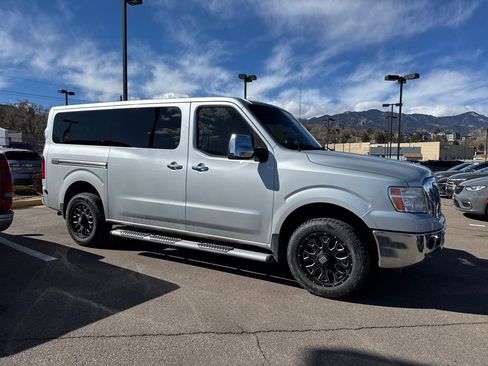 Used 2013 Nissan NV 3500 SL w/ Technology Pkg image 4