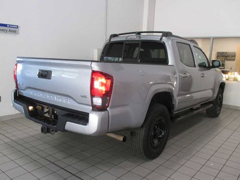 Used 2020 Toyota Tacoma SR image 3