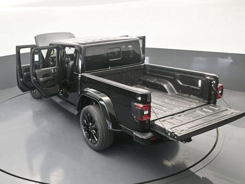 Used 2022 Jeep Gladiator Overland image 63