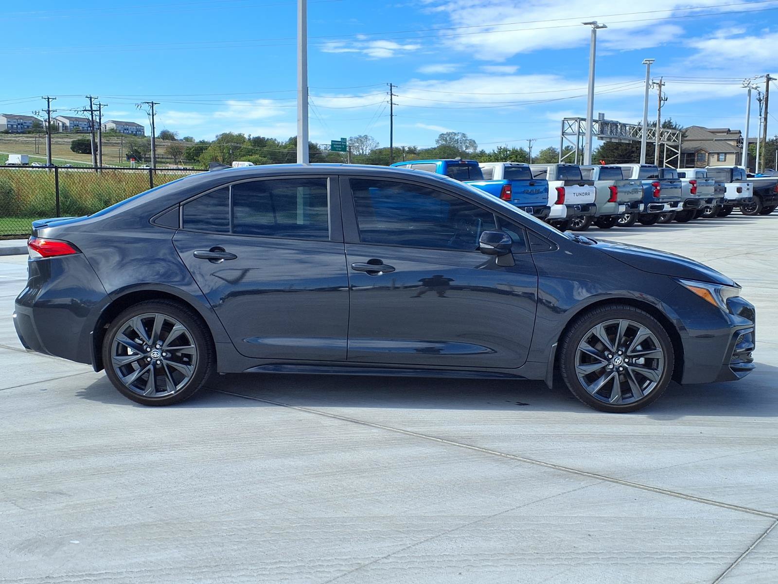 Used 2025 Toyota Corolla SE w/ SE Premium Package FWD image 10