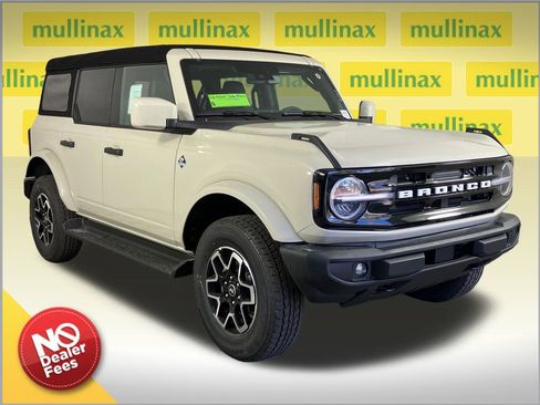 New 2026 Ford Bronco Outer Banks image 1