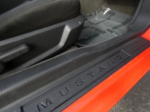 Used 2013 Ford Mustang Convertible image 32