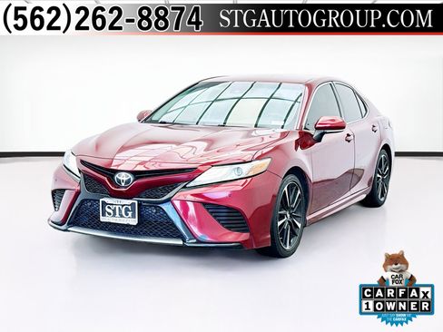 Used 2018 Toyota Camry XSE image 1