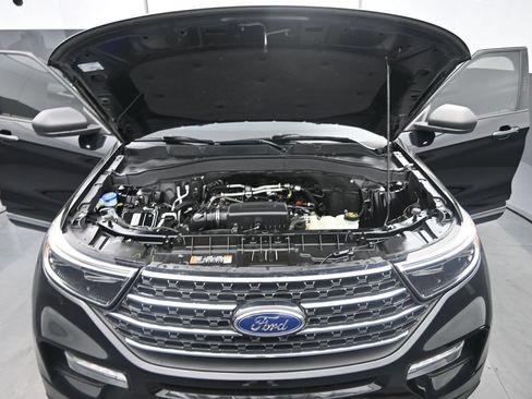 Used 2021 Ford Explorer XLT w/ Equipment Group 202A AWD/4WD image 46