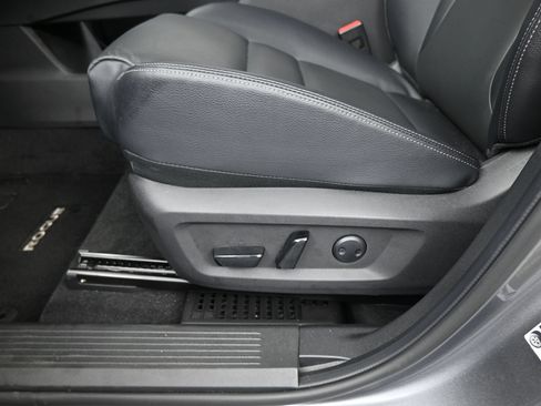 Certified 2025 Nissan Rogue SL w/ SL Premium Package AWD/4WD image 10