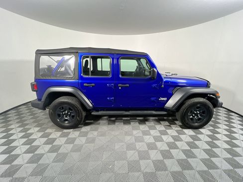 Used 2018 Jeep Wrangler Unlimited Sport image 2