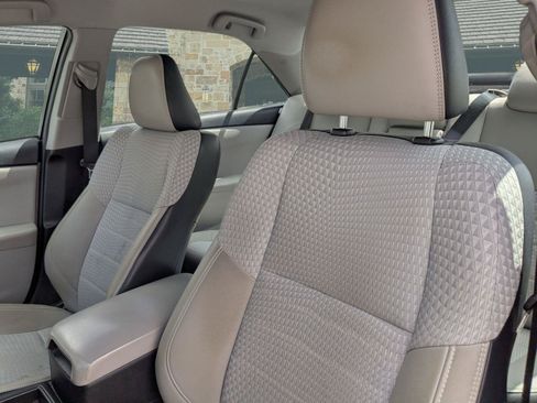 Used 2015 Toyota Camry SE FWD image 8