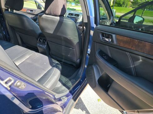 Used 2019 Subaru Outback 2.5i Limited AWD/4WD image 31