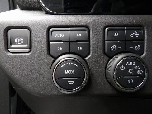 Used 2024 Chevrolet Silverado 1500 ZR2 AWD/4WD image 54