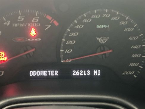 Used 2002 Chevrolet Corvette Z06 w/ Memory Pkg image 12