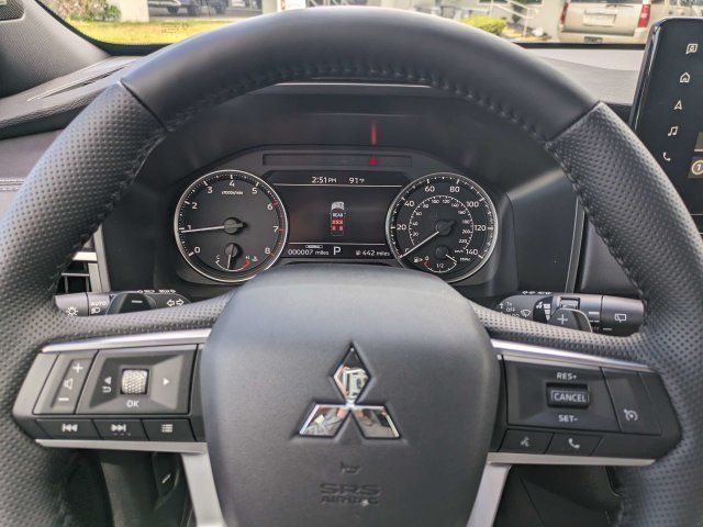 New 2026 Mitsubishi Outlander LE FWD image 24