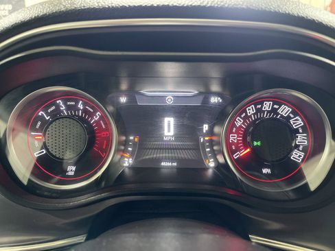 Used 2017 Dodge Challenger R/T image 21