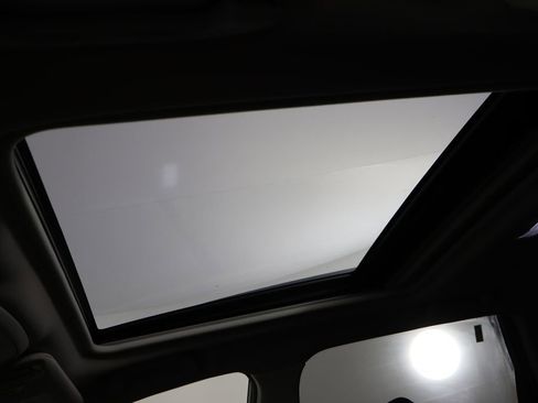 Used 2019 Subaru Forester Premium w/ All-Weather Package image 23