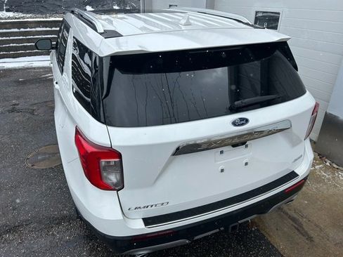 Used 2023 Ford Explorer Limited w/ Limited Technology Package image 4