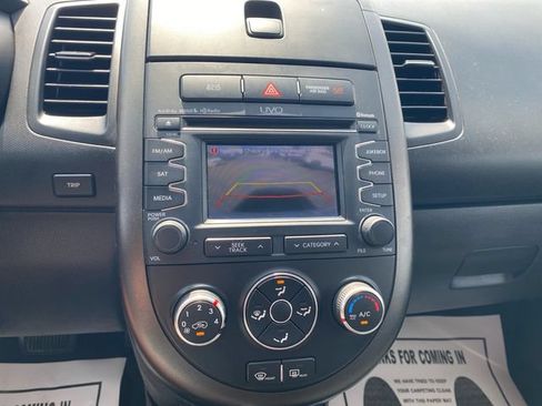 Used 2013 Kia Soul + w/ Audio Pkg FWD image 25
