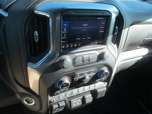 Certified 2021 Chevrolet Silverado 1500 LT w/ Z71 Off-Road Package image 26