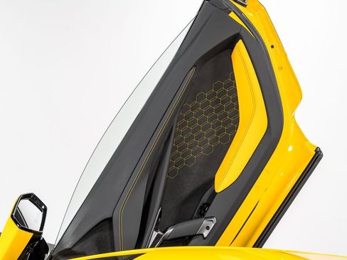 Used 2024 Lamborghini Revuelto image 38