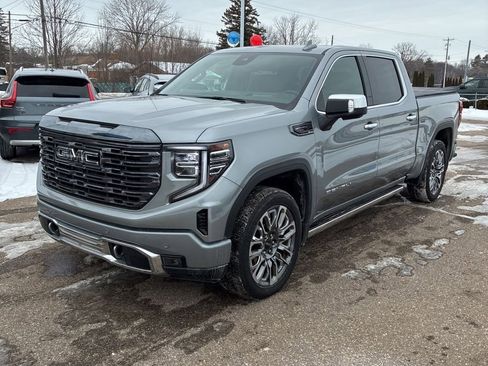 Used 2024 GMC Sierra 1500 Denali Ultimate image 3