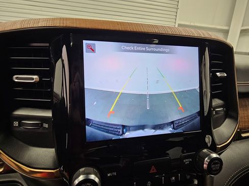 Used 2022 RAM 1500 Limited w/ Body Color Bumper Group image 19