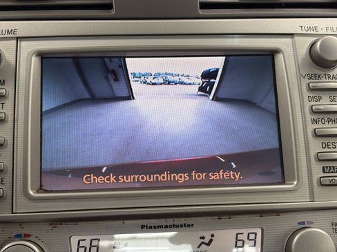 Used 2011 Toyota Camry XLE w/ SE/XLE Extra-Value Pkg FWD image 13