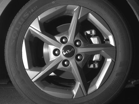 Used 2025 Kia K4 LXS image 13